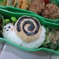 おんかめ's cooksnap of when they made ★キャラ弁★ かたつむり おにぎり♪.