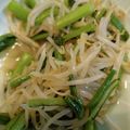 junmomoan♪'s cooksnap of when they made 空芯菜ともやしのオイスターソース炒め.