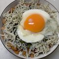 taro3chi's cooksnap of when they made 免疫力が高まる！めかぶ納豆しらす丼.