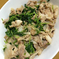 ☆hiroppy☆'s cooksnap of when they made 簡単★豆苗と豚バラのニンニク炒め.