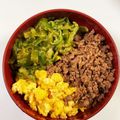 nasari's cooksnap of when they made 我が家の三色丼は、卵！そぼろ！ピーマン！.