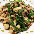 クックE662AA☆'s cooksnap of when they made コク旨！舞茸とピーマンのバター塩昆布炒め.