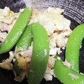カノン530's cooksnap of when they made スナップえんどうとツナの卵とじ.