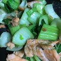 お願いひつじ's cooksnap of when they made 鮭のハラスとチンゲン菜の中華炒め.