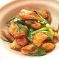 papikun's cooksnap of when they made パリッうま〜♡鶏皮ねぎ炒めの柚子胡椒風味.