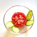 かっちゃん杉's cooksnap of when they made サラダに✨トマトを切ってお花に並べる.