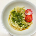 azbjbn's cooksnap of when they made ねばねば～♪新玉ねぎとめかぶの和え物.