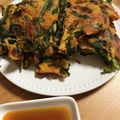 ☆na6284☆'s cooksnap of when they made ニラ、キムチ、チーズのチヂミ.