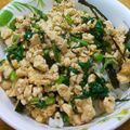 プルンバゴ's cooksnap of when they made 春菊あったらこれ！ツナと豆腐のそぼろ丼.