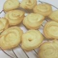 とも吉230's cooksnap of when they made 絞り出しクッキー.
