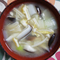 くネコまろす's cooksnap of when they made 豆腐とえのきと椎茸と油あげの味噌汁.