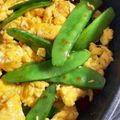 くぅタロ's cooksnap of when they made バターが香る絹さやスクランブルエッグ.