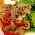 mngyui's cooksnap of when they made 豚ロースの新玉ねぎ甘辛ソース✾.