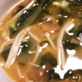 こずっぺ's cooksnap of when they made えのき消費に！えのきとわかめの味噌汁.