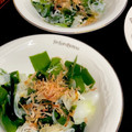 ルぴあ's cooksnap of when they made 我が家の定番〜新玉と生わかめのサラダ〜.