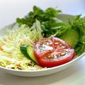 かっちゃん杉's cooksnap of when they made サラダに✨トマトを切ってお花に並べる.