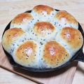まる゜'s cooksnap of when they made 卵と牛乳♪黒ごまさつまいも★ちぎりパン.
