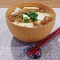 Yukiまむ's cooksnap of when they made なめこと豆腐と油揚げのお味噌汁.