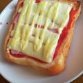 りよんじゃ's cooksnap of when they made ケチャ味♪ハムチーズのトースト.