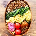 おどんちゃん's cooksnap of when they made 簡単☆ほうれん草の三色そぼろ丼.
