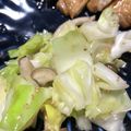 えつくま's cooksnap of when they made キャベツとしめじのナムル～(o^^o).