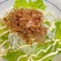 やよい・M's cooksnap of when they made 簡単♪新玉ねぎとレタスの和風サラダ.