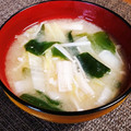 もふもふクロさん's cooksnap of when they made 白菜 えのき わかめの味噌汁^^.