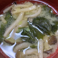 ◎みーちゃん◎'s cooksnap of when they made しめじとわかめのお味噌汁.