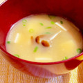t0mt0mt0m's cooksnap of when they made 豆腐とえのきの味噌汁.