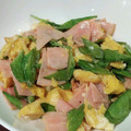 smilemama7's cooksnap of when they made 簡単美味♡絹さやとハムとたまごの炒め物.