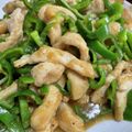 1065386's cooksnap of when they made 【楽めし】鶏の和風チンジャオロース.