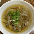 お塩と砂糖's cooksnap of when they made 簡単ランチ　舞茸　新玉ねぎの　和風スープ.