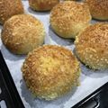 ＊ｕｍｅ＊'s cooksnap of when they made 焼きカレーパン.