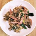 カプチーナ！'s cooksnap of when they made おさかなソーセージとニラと舞茸の炒めもの.