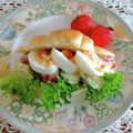 ＊＊ラテ＊＊'s cooksnap of when they made アボガドトマト大葉のロールパンサンド.