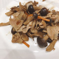 tomomi530's cooksnap of when they made 常備菜に♬ 舞茸としめじと人参の炒め煮.