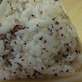 あゆたっくん's cooksnap of when they made すりごまとバターが名脇役なゆかりおにぎり.