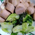 ＹＡＥＲ's cooksnap of when they made 簡単♬レタスと魚肉ソーセージの炒めもの.