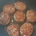 2児ママみきてぃ's cooksnap of when they made 簡単！☆基本のハンバーグ.
