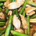 benkmom's cooksnap of when they made 鶏むね肉とアスパラのみそ炒め.