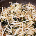 ととぐり's cooksnap of when they made 簡単もやしとわかめの炒め物.