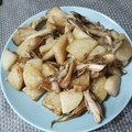 さえにゃんにゃん's cooksnap of when they made 簡単ウマ♡長芋とまいたけのバターソテー♡.