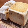 piccoloちん's cooksnap of when they made おからパウダーで作るもっちり黒ゴマ食パン.