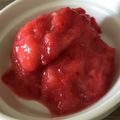 Yokchina's cooksnap of when they made ＦＰで簡単☆イチゴアイス.