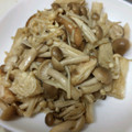え～み～'s cooksnap of when they made 簡単☆えのきとしめじのマヨ炒め.
