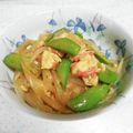 ＠迷子＠'s cooksnap of when they made 新玉ねぎとスナップえんどうのかに玉炒め.