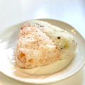 かっちゃん杉's cooksnap of when they made お茶漬け海苔とわかめのおにぎり.