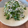 マロン♪♪♪'s cooksnap of when they made しらす・かいわれのごま油和え.