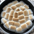 fluffy໒꒱'s cooksnap of when they made 簡単☆とろーりスキレットスモア.