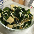 冷蔵庫レスキュー隊's cooksnap of when they made わかめとエノキダケ、豆腐のわさびマヨ和え.